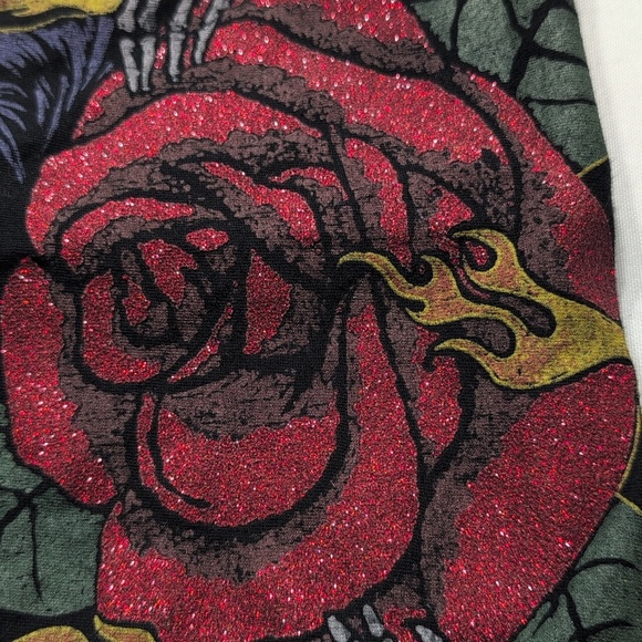 Aeropostale Black Graphic Tee with Skull and Rose Design Size Small - Picture 7 of 7